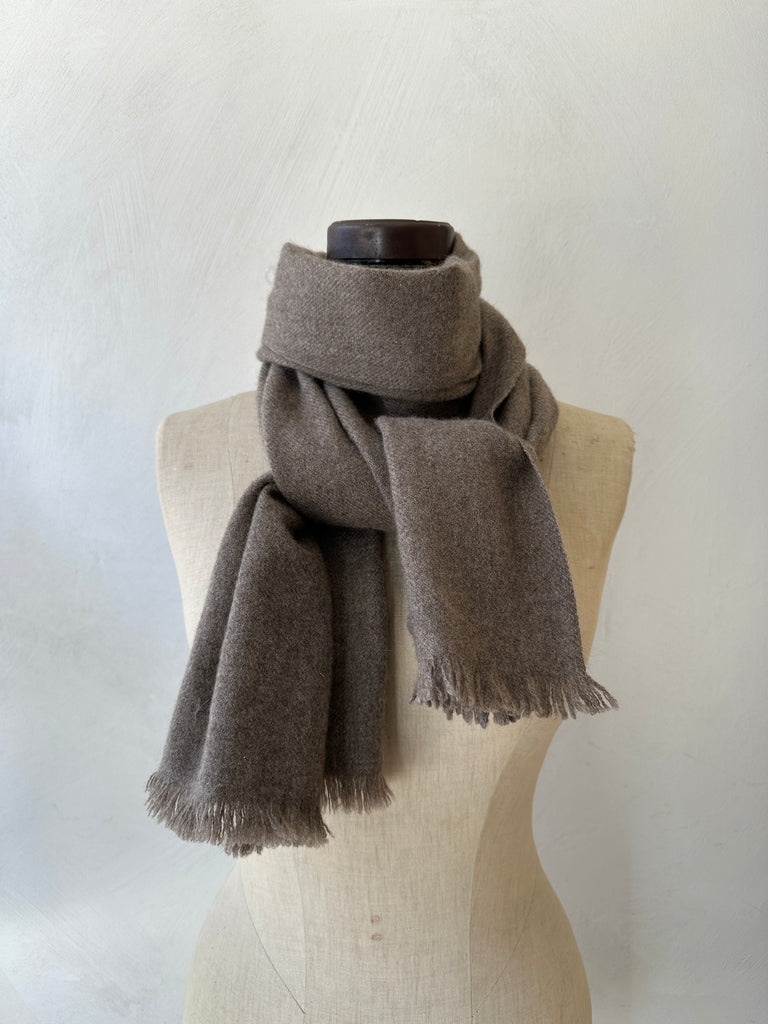 Brown Cashmere scarf in natural undyed colour