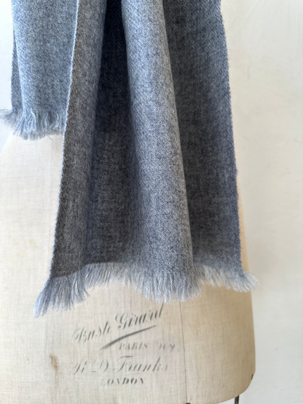Flannel Grey Cashmere scarf in natural undyed colour