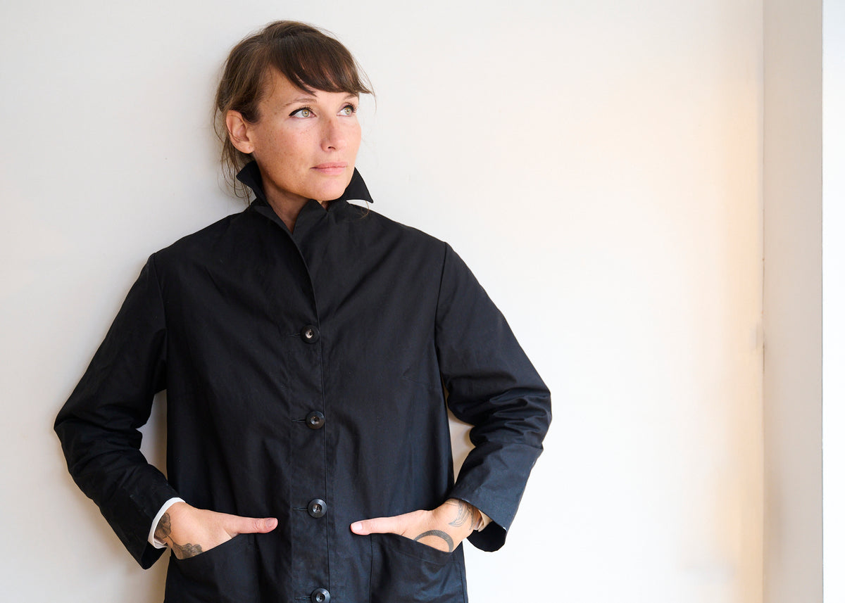 Women's Dry Waxed Duster Coat in Black