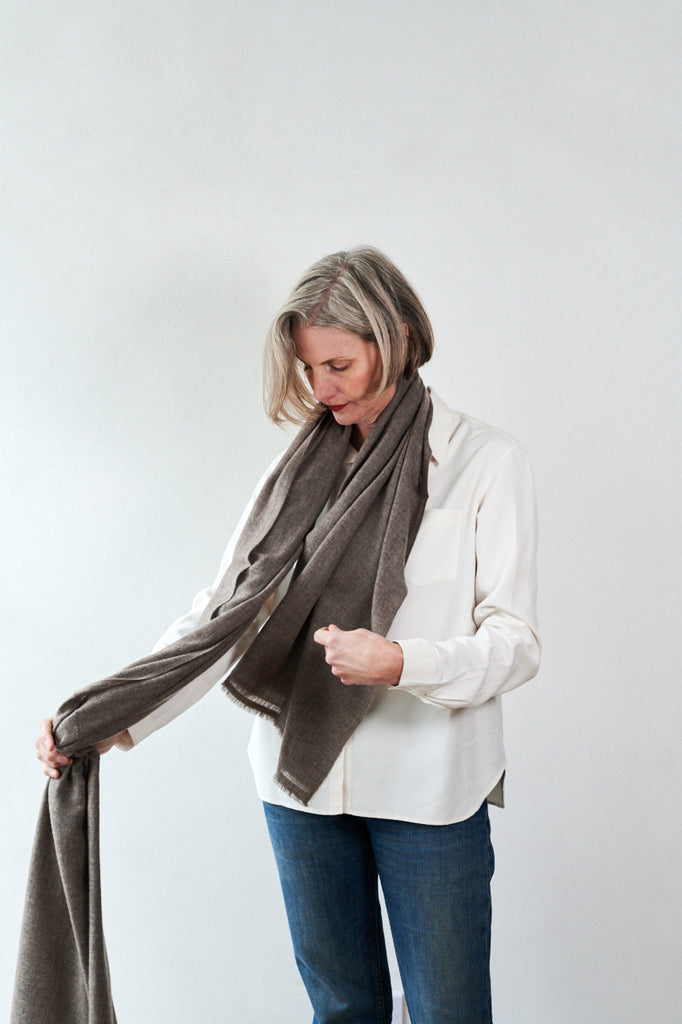 Brown Cashmere scarf in natural undyed colour