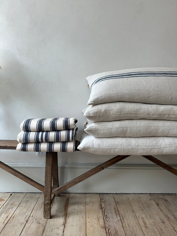 Blankets & Cushions