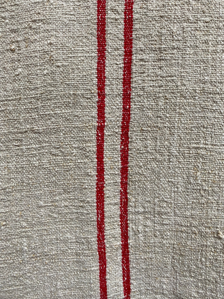 No. 52 – double red stripe – 126 x 50cm 