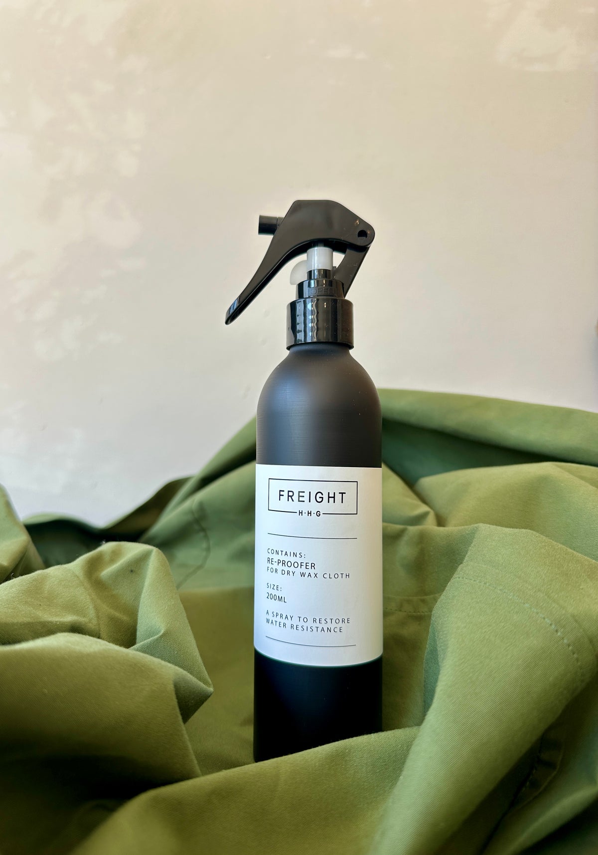 Fabric reproofer spray 