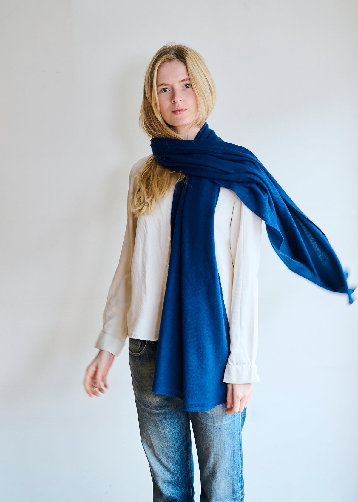 Large Hand-Loomed Cashmere Scarf in Indigo Blue