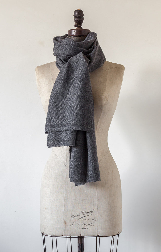 Charcoal Cashmere scarf in natural undyed colour