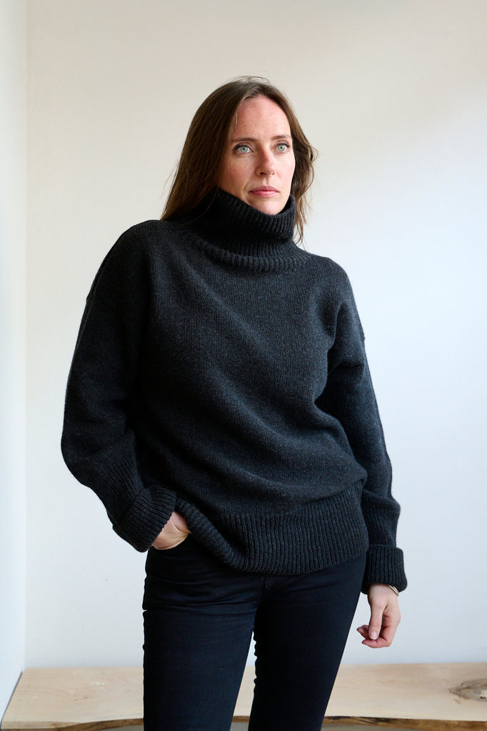 Charcoal jumper in lambswool and cashmere