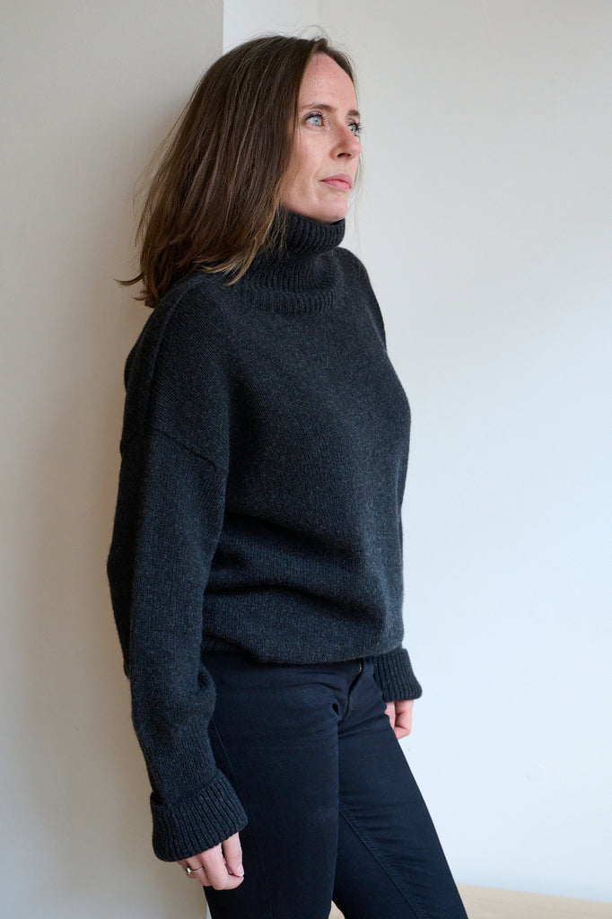 Charcoal drop shoulder jumper in lambswool and cashmere